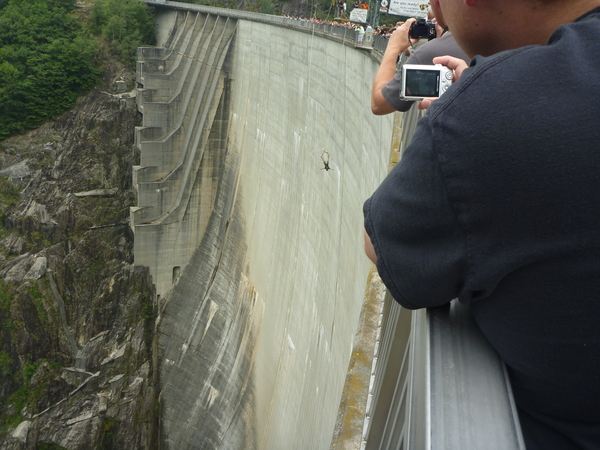 007 Bungee Jump - Verzasca Dam